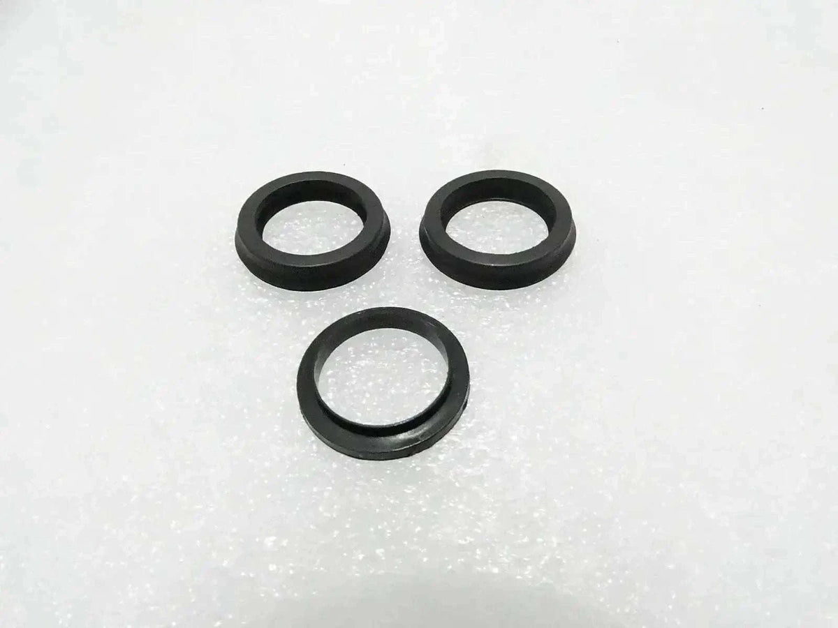 JCB valve spool kit 25/974637, includes three durable rubber seals for valve assembly maintenance