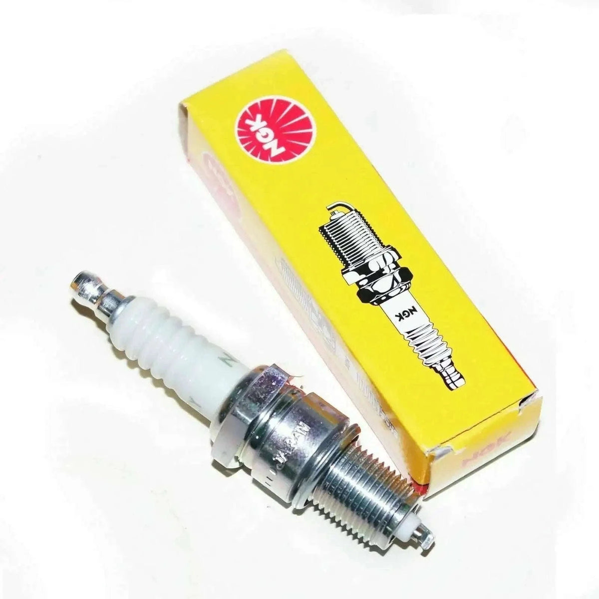 Spark Plug BP5EY suitable for Suzuki SJ410 SJ413 Maruti 800