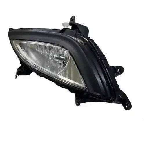 Passenger side fog light for Hyundai I20 (2012-2014) with mounting bracket.