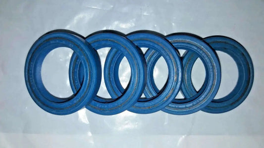 Set of five oil seals compatible with JCB Parker Hydraulic Pump, ensuring reliable performance.