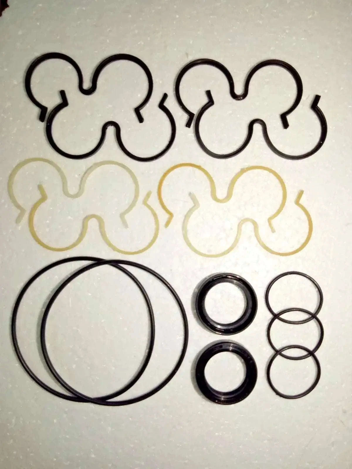 JCB Parker hydraulic pump repair kit with various rubber seals and O-rings for hydraulic pump restoration