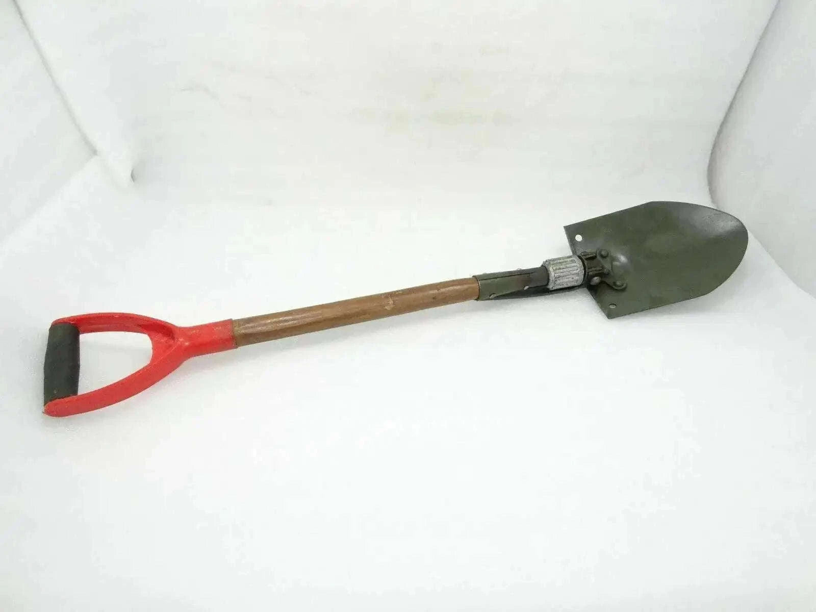 MB GPW Shovel with Steel Blade, Wooden Handle, 40-inch Length for MB Willys Jeep Maintenance