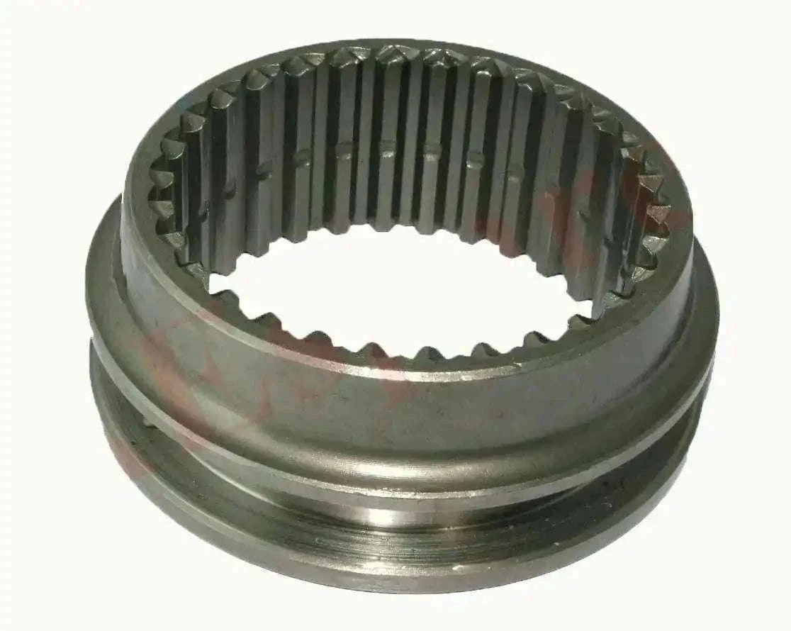 Metal synchronizer sleeve with internal splines and toothed ring