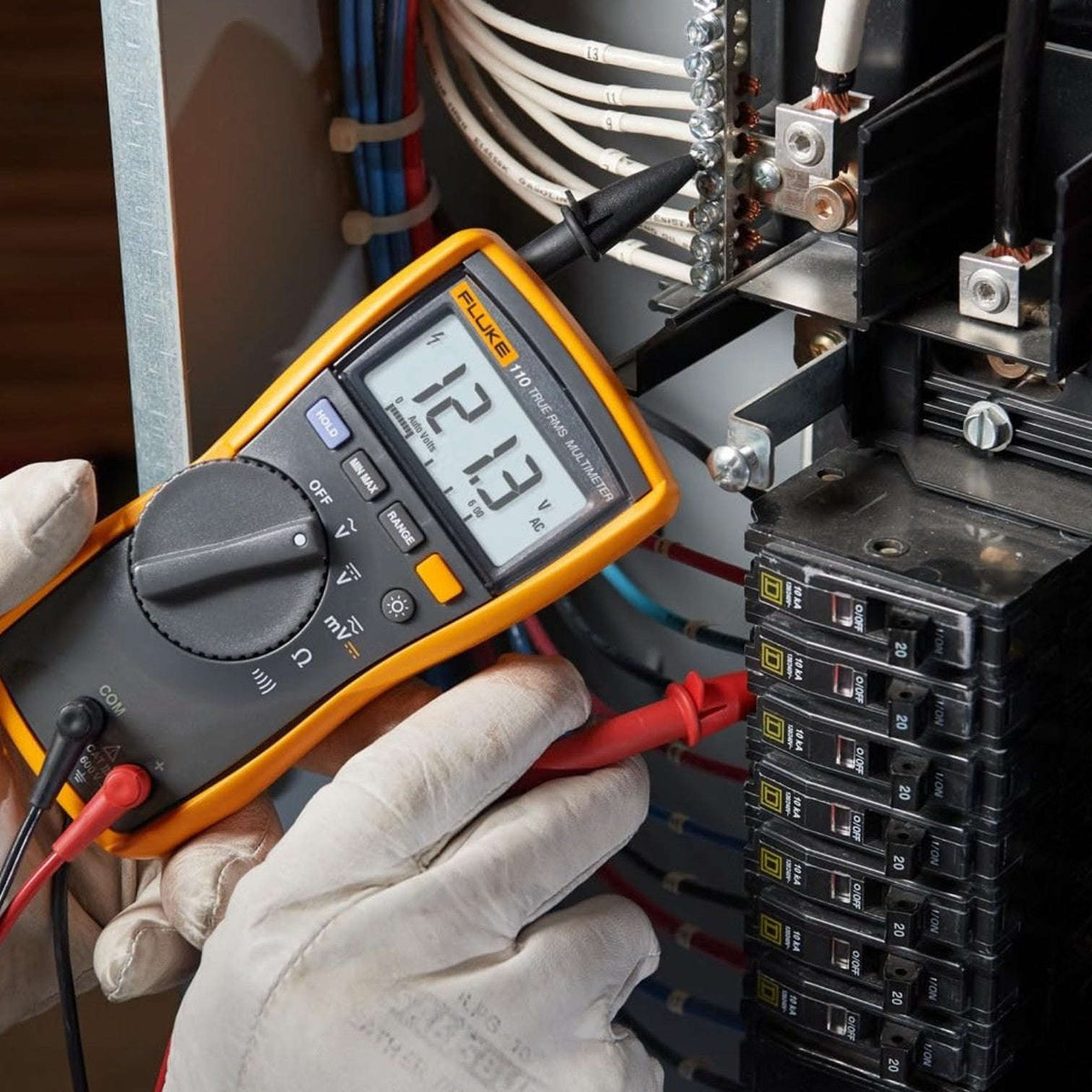 Fluke 117 True-RMS Digital Multimeter with Large Backlit Display 6000 Counts StellerGear