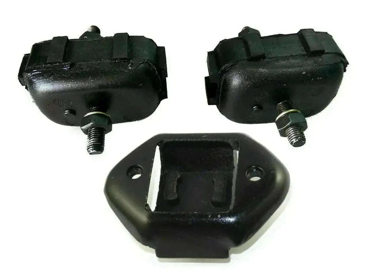 Engine mounting set for Suzuki Samurai with three rubber mounts and bolts