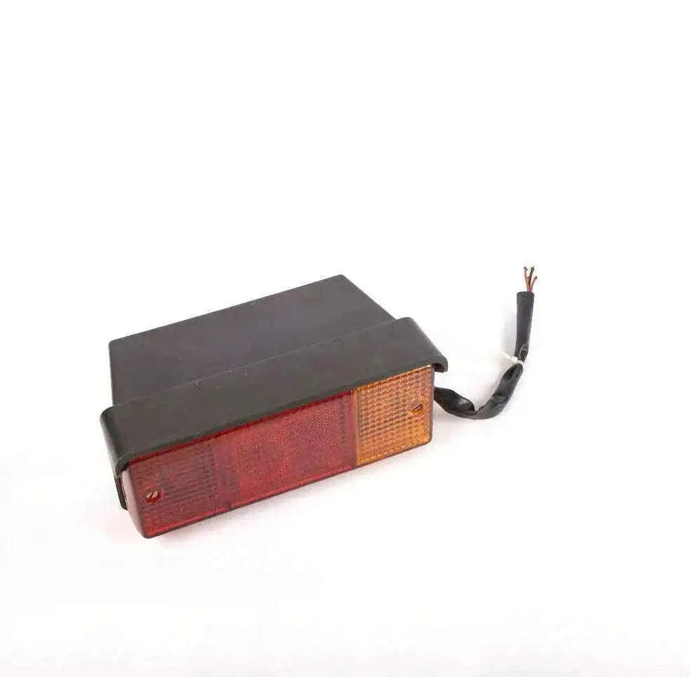 Mahindra tractor rear combination lamp RH 007700437b92 - durable and reliable.