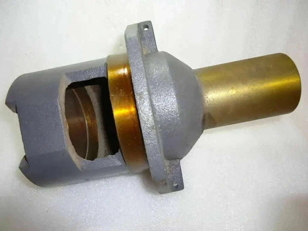 Massey Ferguson 135 clutch retainer replacement part