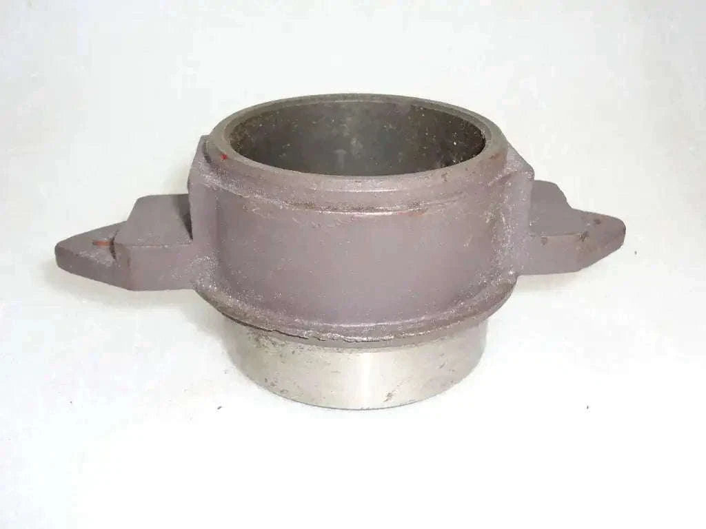 MASSEY FERGUSON135 clutch release bearing carrier, part N. 886727M2