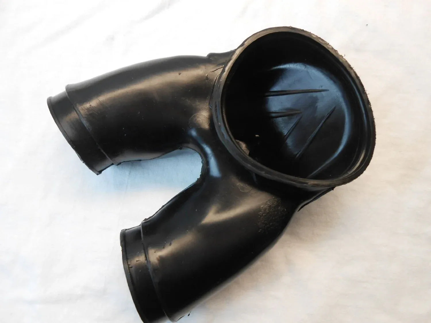 YAMAHA rubber intake joint Y-boot with round opening