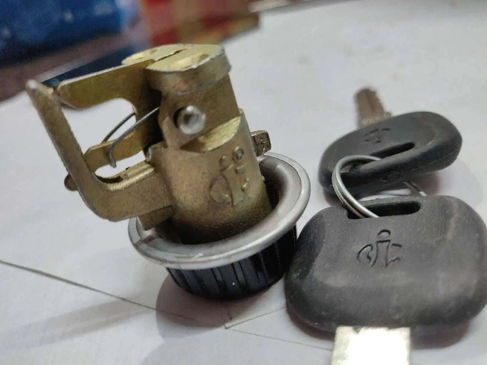 Suzuki Samurai Glove Box Lock SJ410 with Key - StellerGear