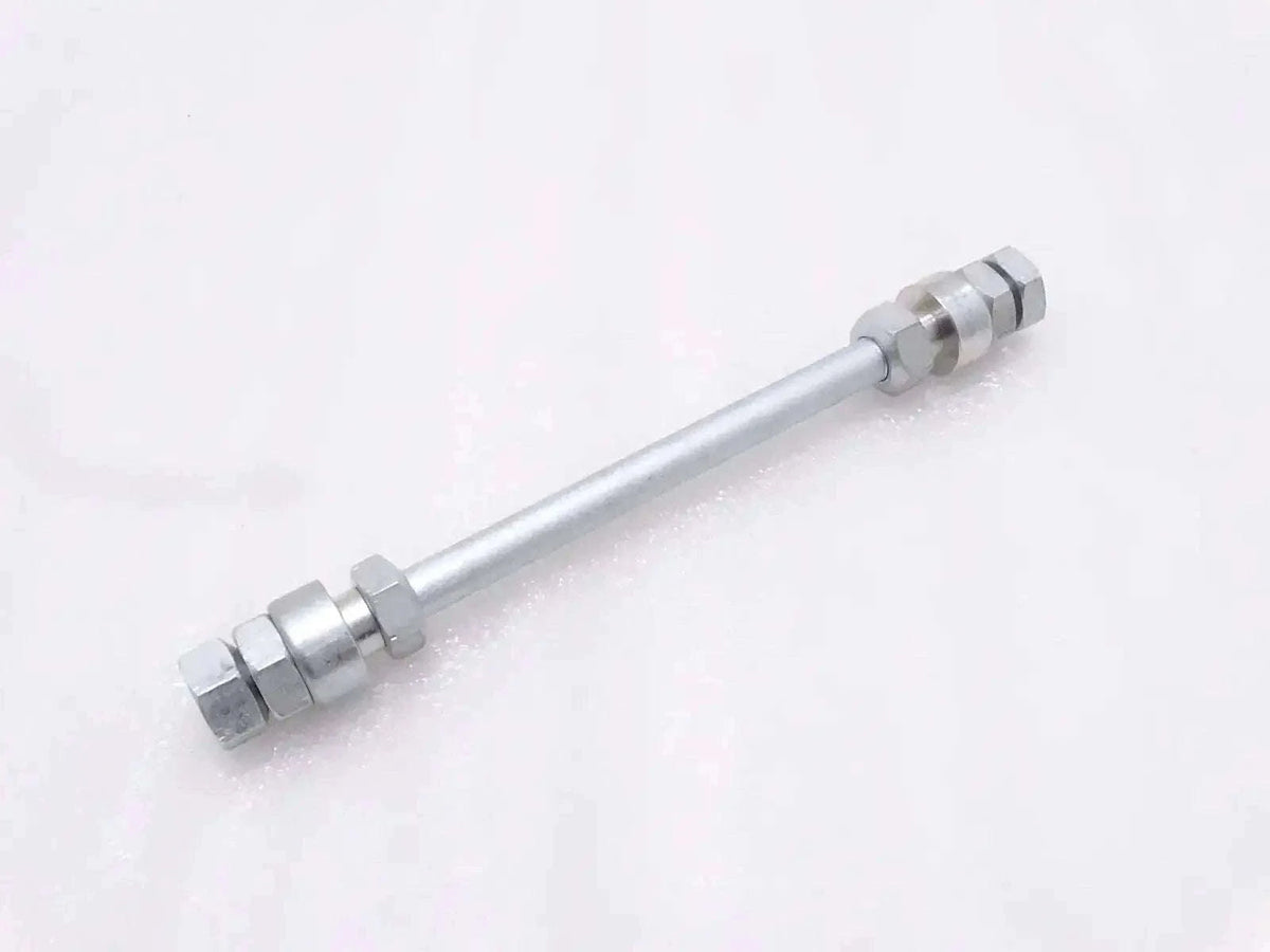 TRIUMPH 3HW REAR WHEEL COMPLETE SPINDLE AXLE KIT - StellerGear